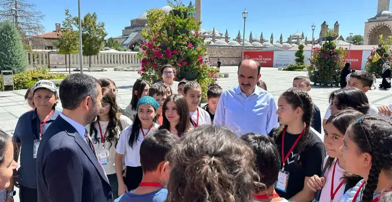 Başkan Altay Niğdeli gençleri Konya'da ağırladı