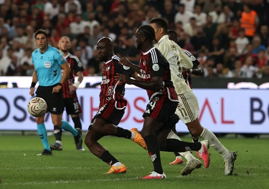 Gaziantep FK ile Fenerbahçe berabere kaldı