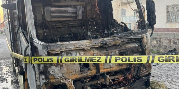 Konya’da kamyoneti benzin dökerek yaktı! O anlar kameraya yansıdı