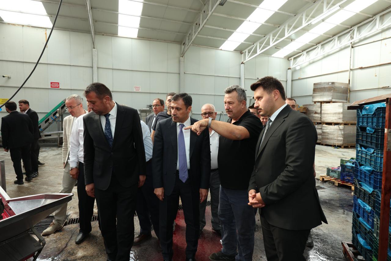 AK Parti Konya’da saha mesaisi! Özgökçen Doğanhisar’da vatandaş ve üreticilerle buluştu