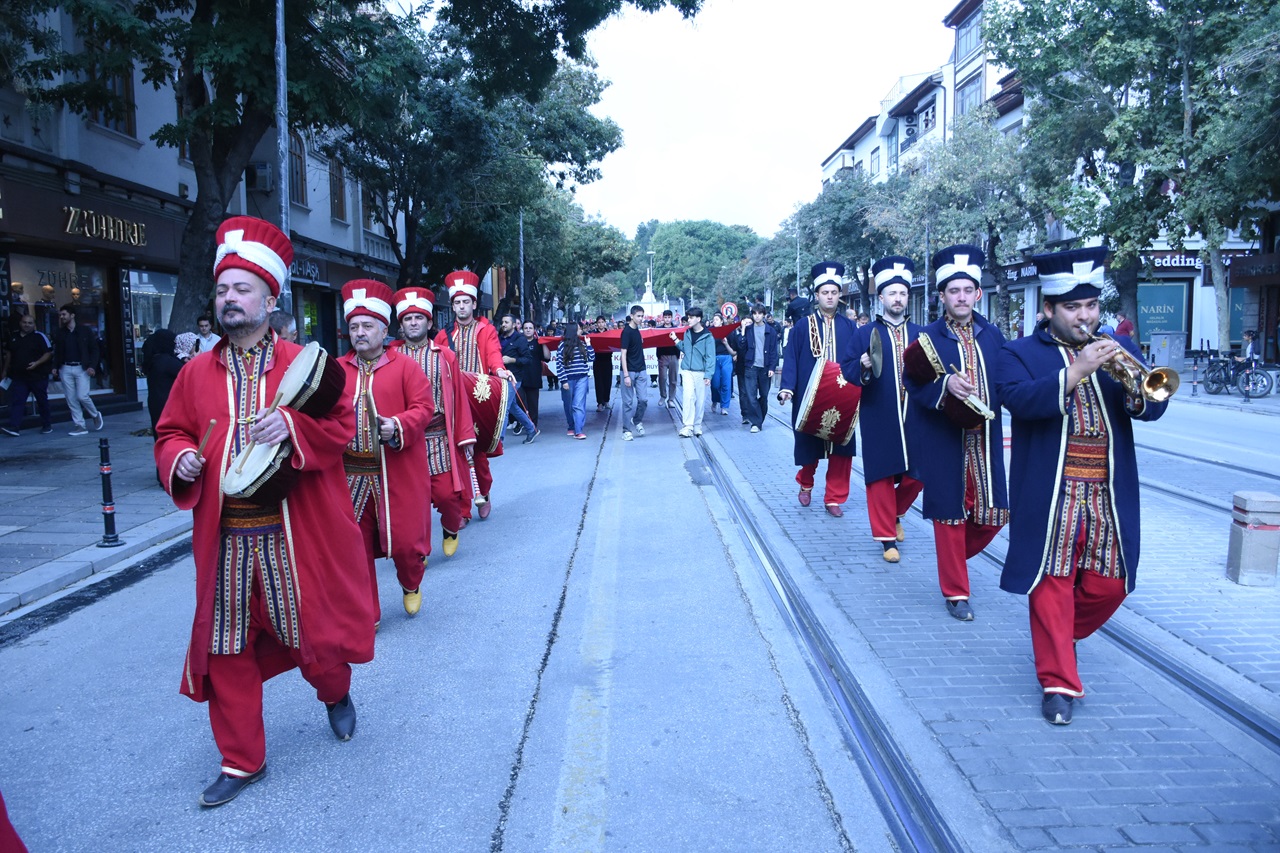 Konya’da Gaziler Günü için anlamlı yürüyüş! “Kahramanlarla Kardeşlik Yolunda” buluştular