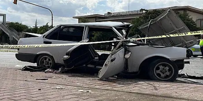 Konya’da iki otomobil çarpıştı: 3 ağır yaralı!