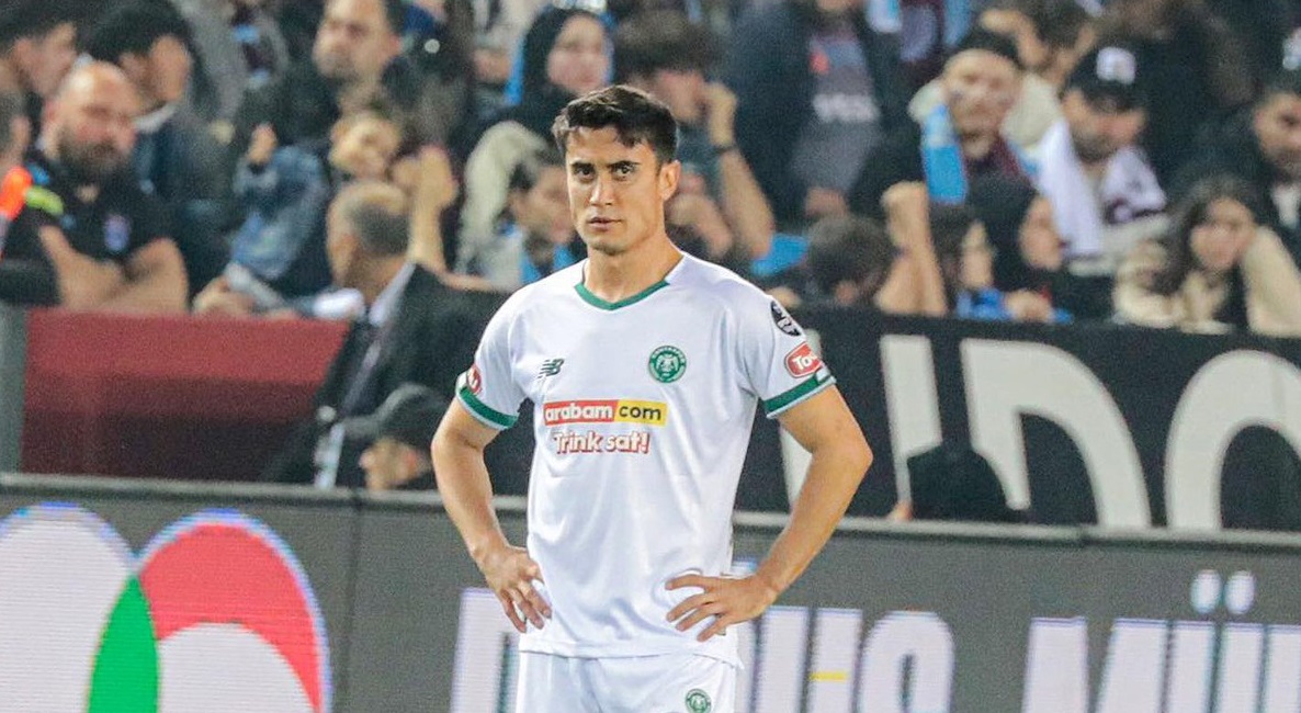 Konyaspor'dan ayrılan Cebrail Karayel, Sakaryaspor yolunda