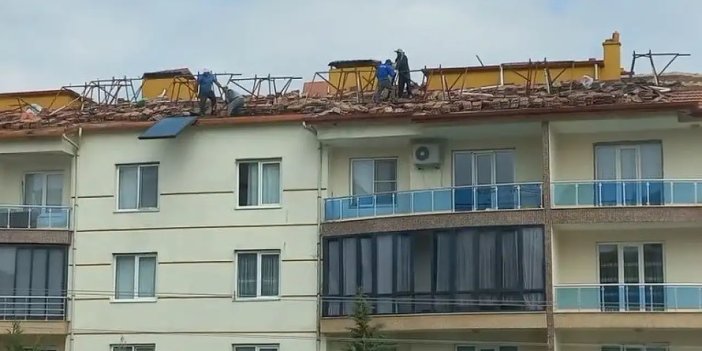 Konya'da çatı çalışması yürekleri ağza getirdi! 4 kat yüksekte böyle çalıştılar