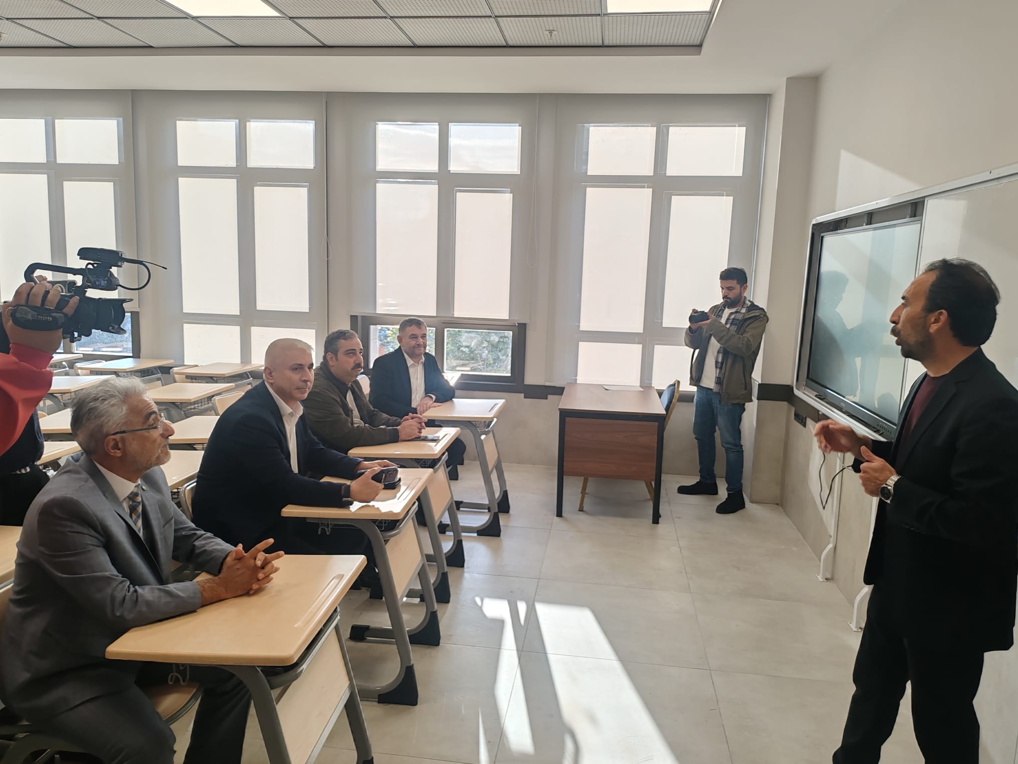 Konya'nın köklü eğitim kurumu yenilenen kampüsüyle öğrencilere hizmet veriyor