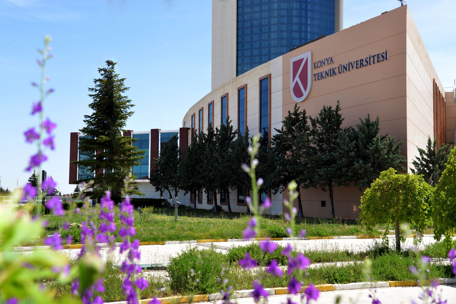 KTÜN Rektörü Çelik yeni öğrencilere mesaj yayımladı