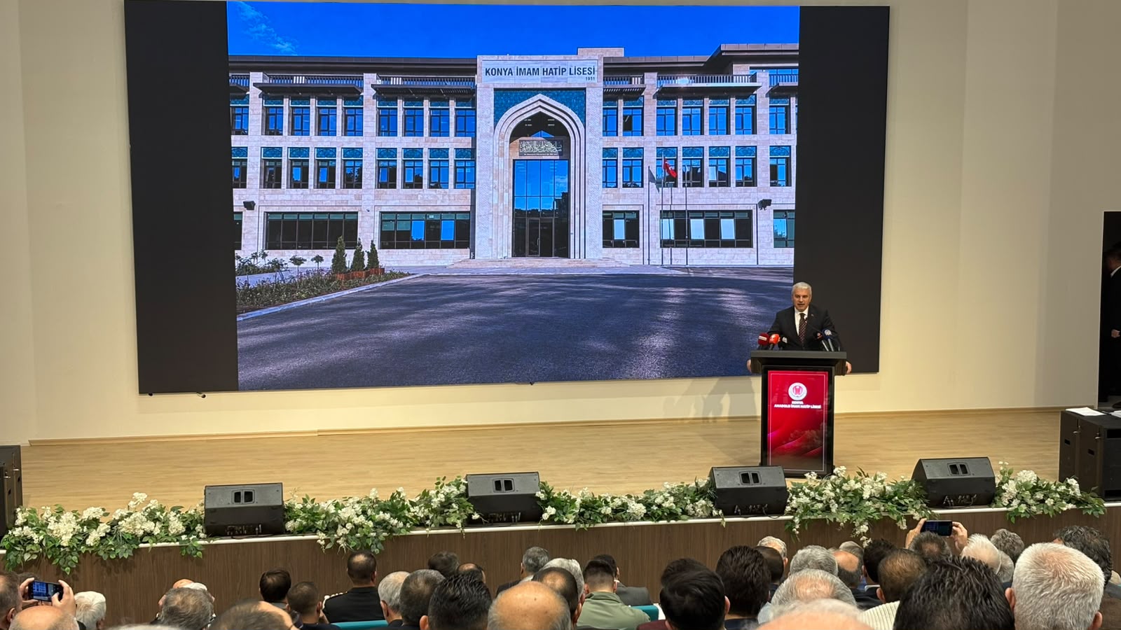 Vali Akın açıkladı: Konya'ya konukevi ve 325 kişilik huzurevi geliyor!