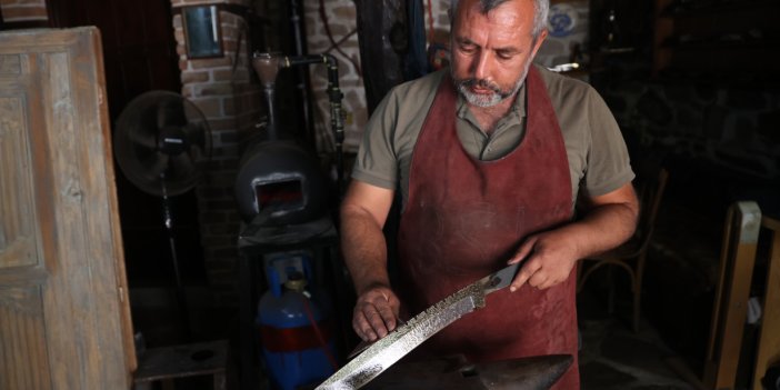 Konya’nın tarihi Sille’sinde ateşle şekillenen sanat! Bu bıçakların ikincisi yok