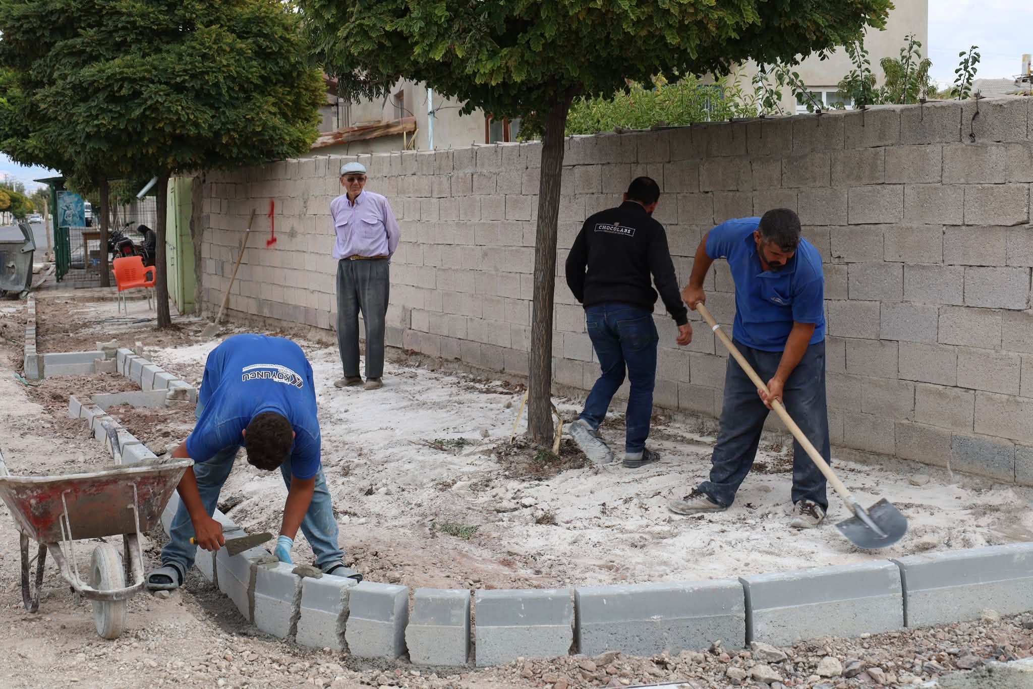 Karapınar'da Kaldırım Çalışmaları Devam Ediyor