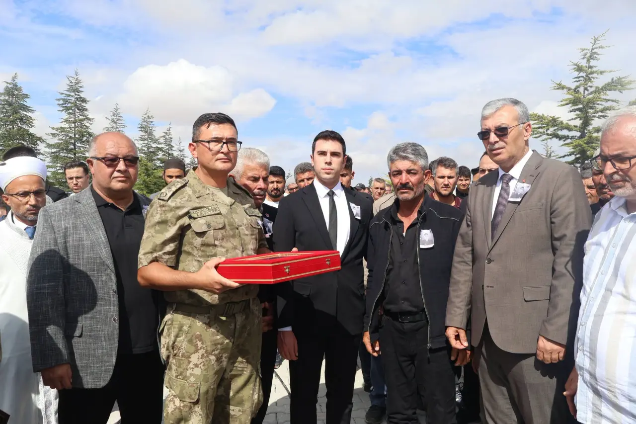Konya’da Uzman Çavuş Serkan Deveci son yolculuğuna uğurlandı