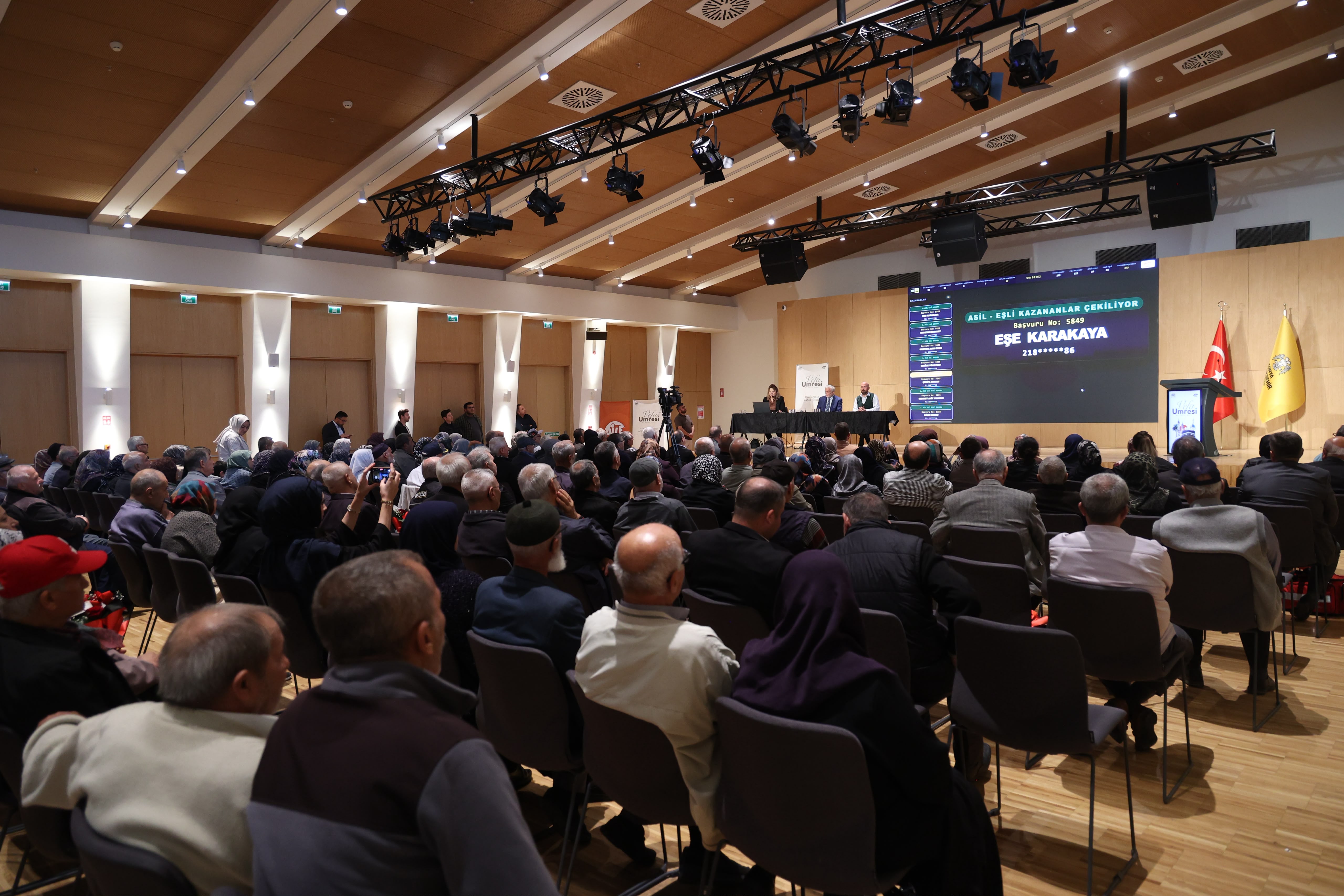 Vefa Umresi’nde Dördüncü Kafile Kura Heyecanı Yaşadı
