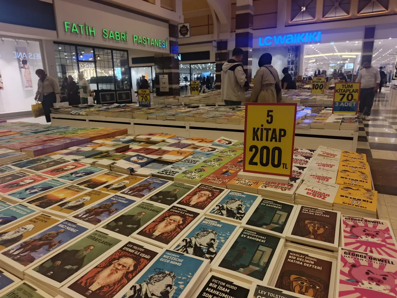Konya’da İndirimli Kitap Günleri başladı: 5 kitap 200 TL
