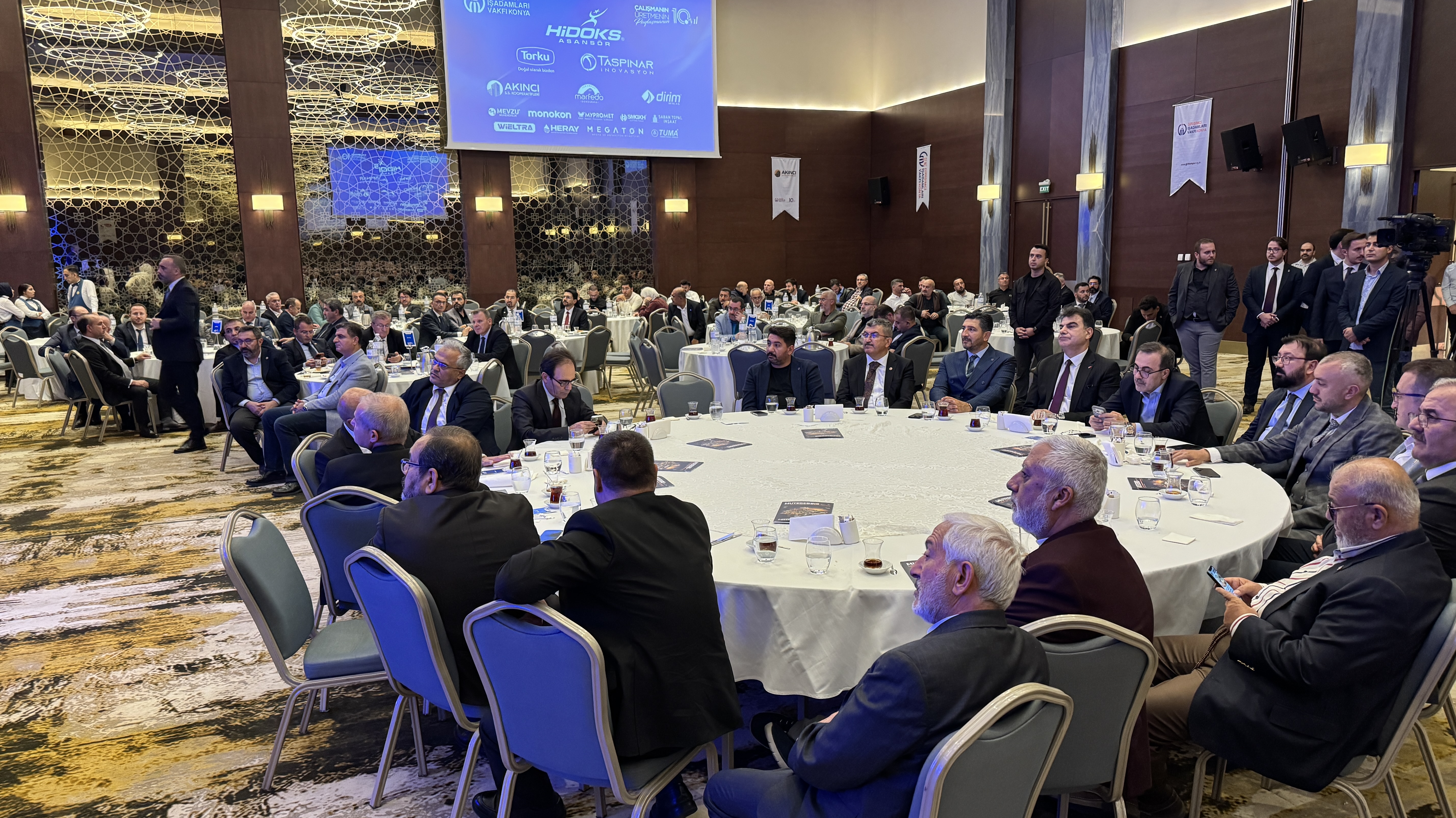 Bakan yardımcıları Heybet ve Özçelik, Konya'da konuştu