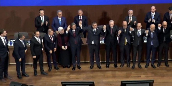 9 belediye başkanı daha AK Parti'de! Rozetlerini Cumhurbaşkanı Erdoğan taktı