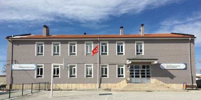 Konya'da bir okulda Sosyal Bilgiler öğretmeni hayatını kaybetti