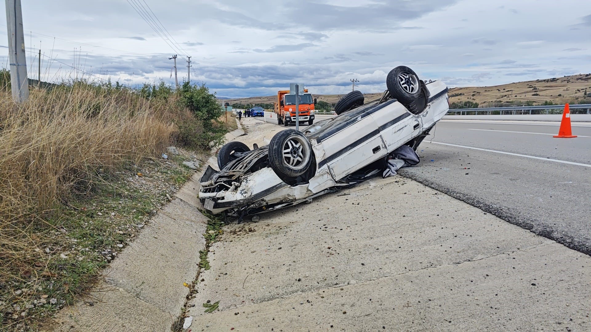Isparta-Konya yolunda feci kaza: 3 yaralı