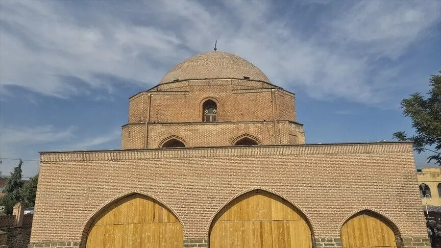 İran’da Selçuklu mirası Urumiye Ulu Camii ihtişamını koruyor