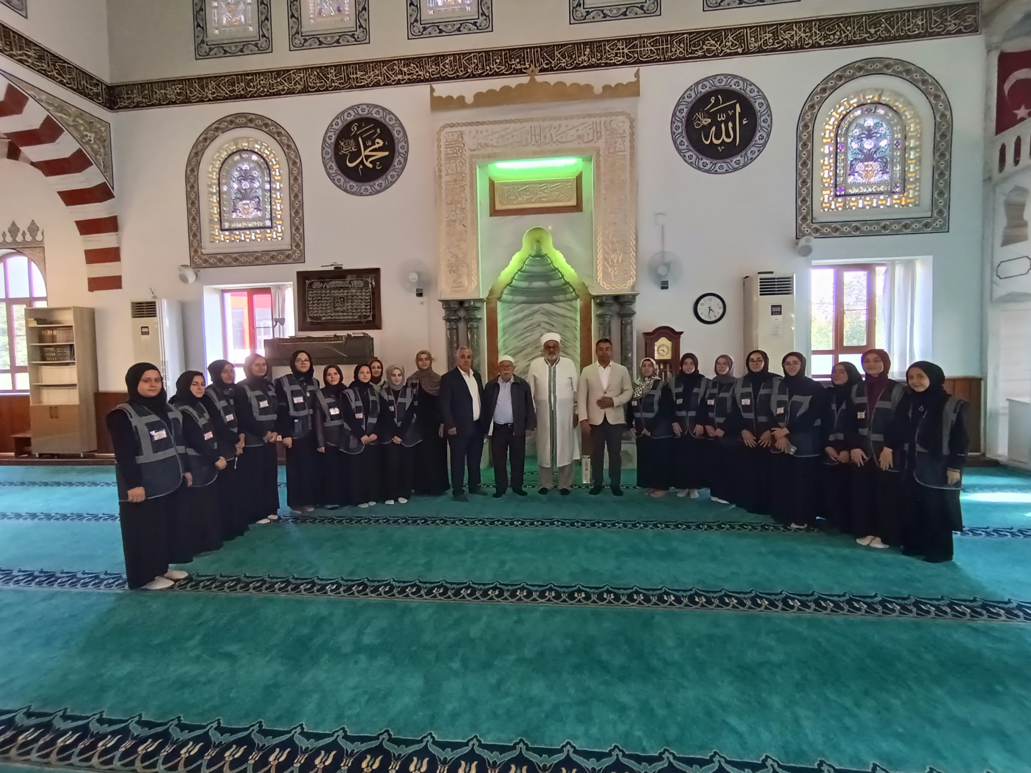 Türk Anadolu Vakfı Hafız Kız Anadolu İmam Hatip Lisesi’nden Anlamlı Camiler Haftası Ziyareti