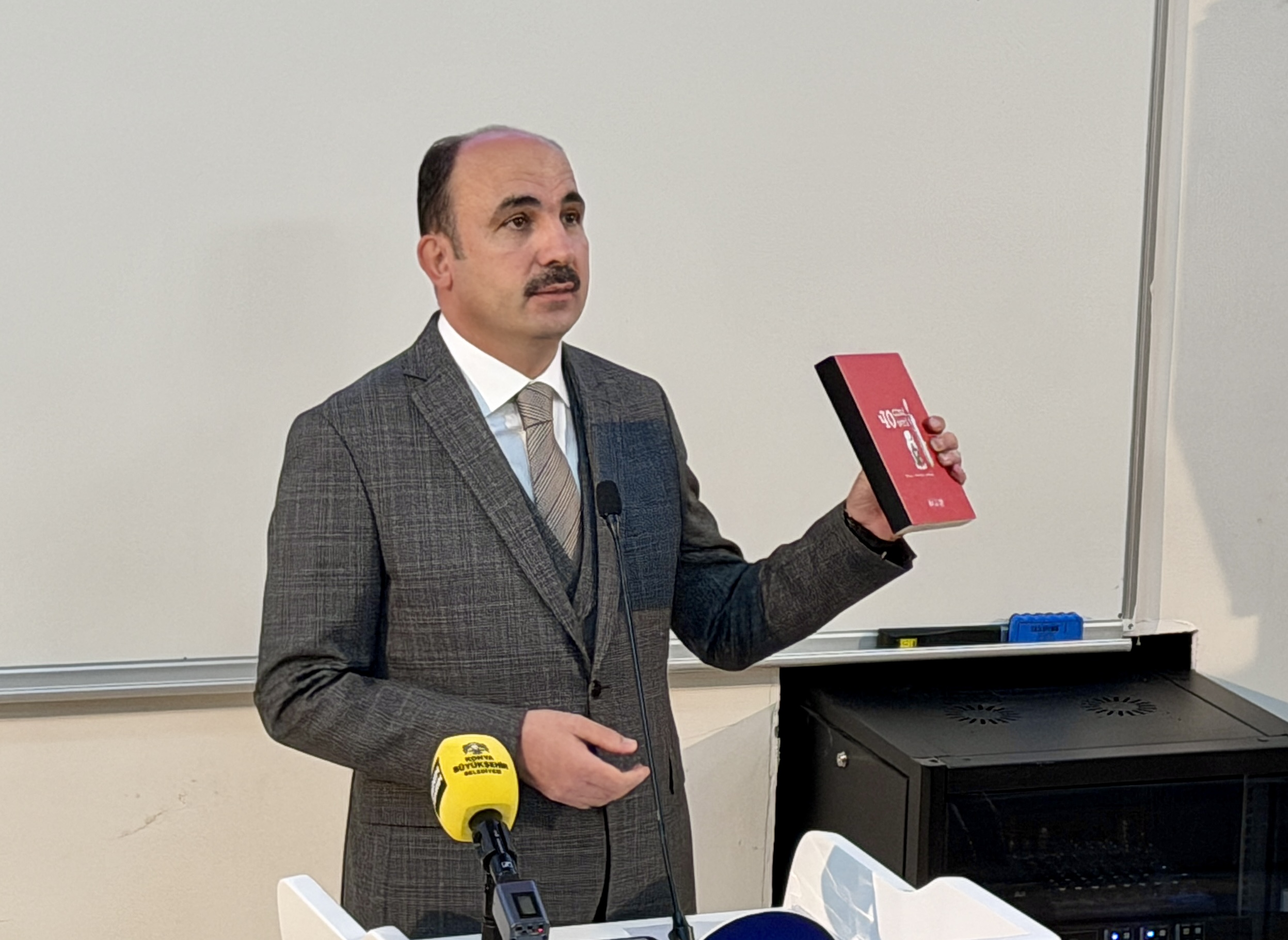 Kudüs Çalışma Grubu Öncülüğünde Naci el-Ali’nin Eserlerinden “40 Çizgi 40 Öykü” Adlı Kitap Hazırlandı