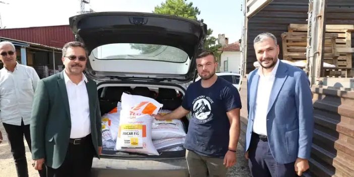 Konya Büyükşehir Belediyesinden Ilgınlı çiftçilere tohum desteği