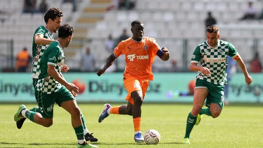 TÜMOSAN Konyaspor ile İstanbul Başakşehir berabere kaldı