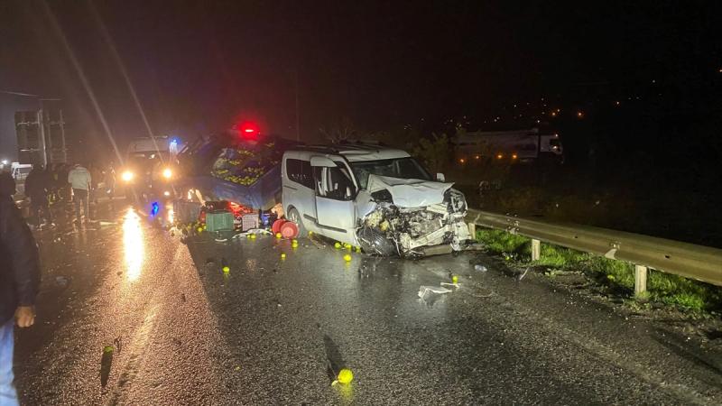 Sakarya'da zincirleme kaza: 2 ölü