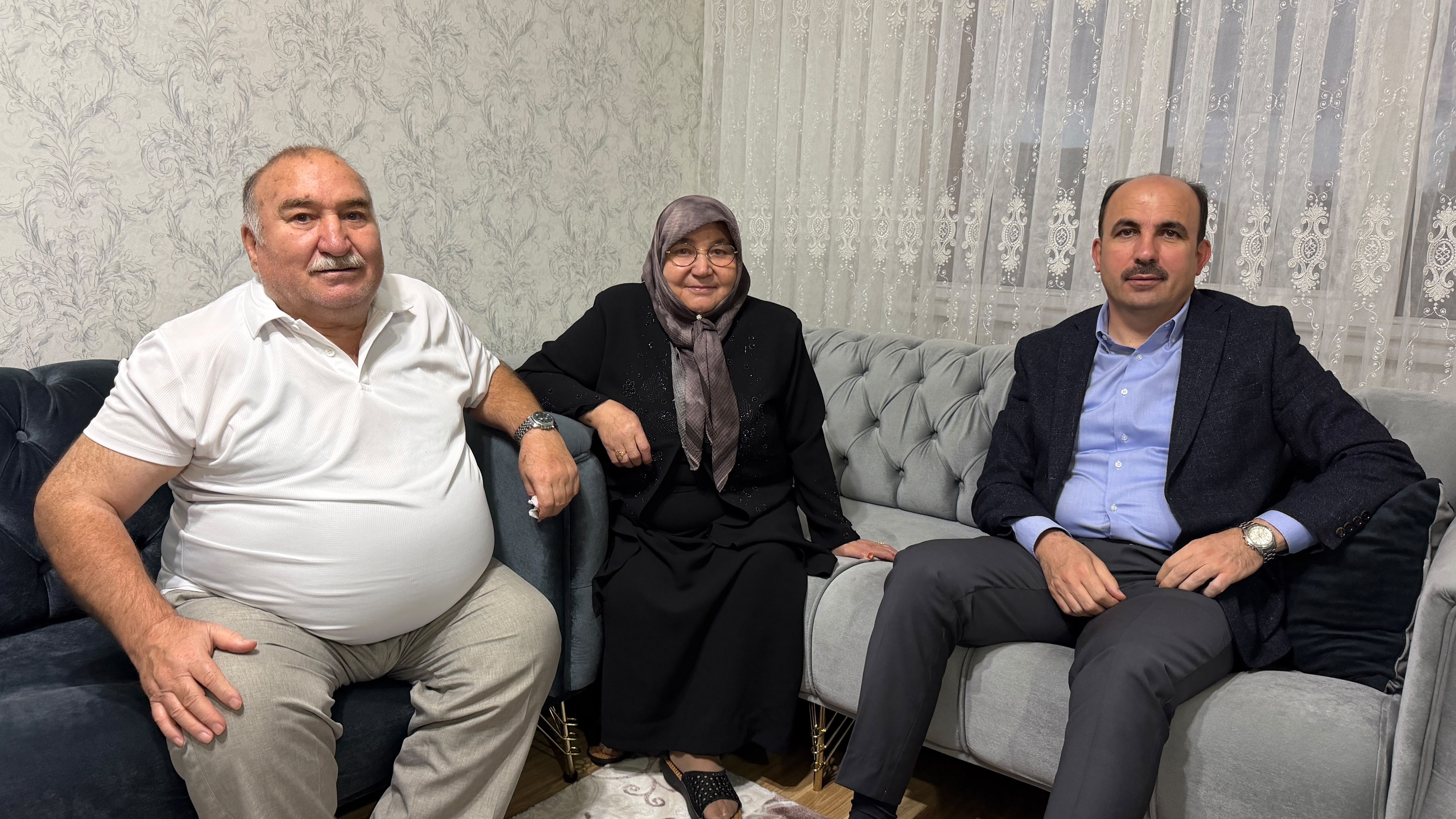 Başkan Altay, “Vefa Umresi” İle Kutsal Topraklara Giden Vatandaşları Evlerinde Ziyaret Etti