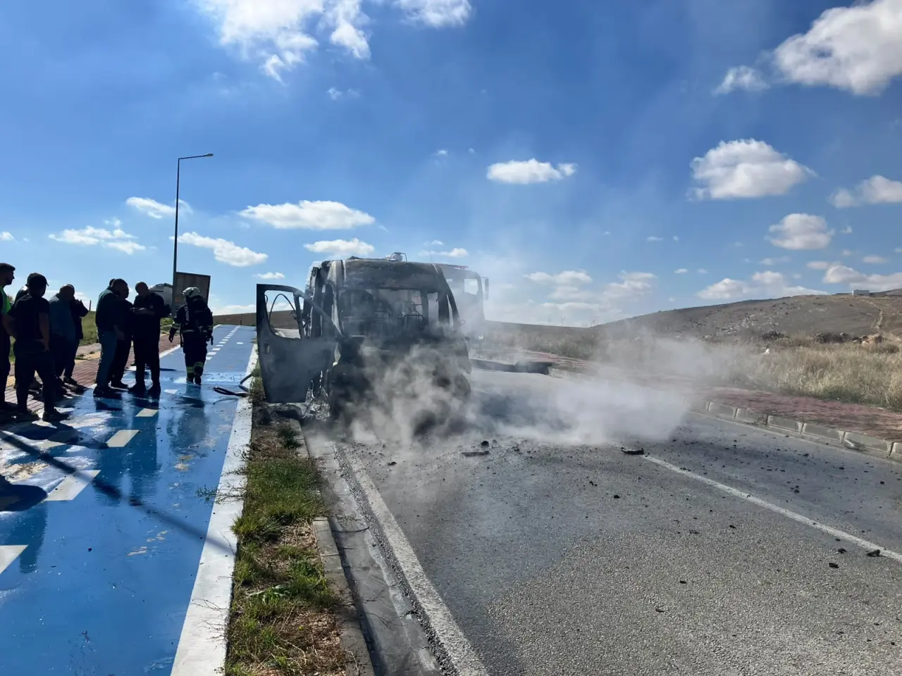 Konya’da işçi servisinde yangın! Araç kullanılamaz hale geldi