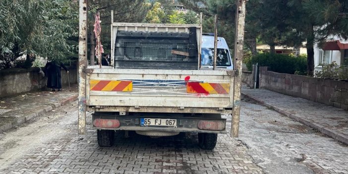 Konya'da kamyonetin çarptığı 2 kişi yaralandı