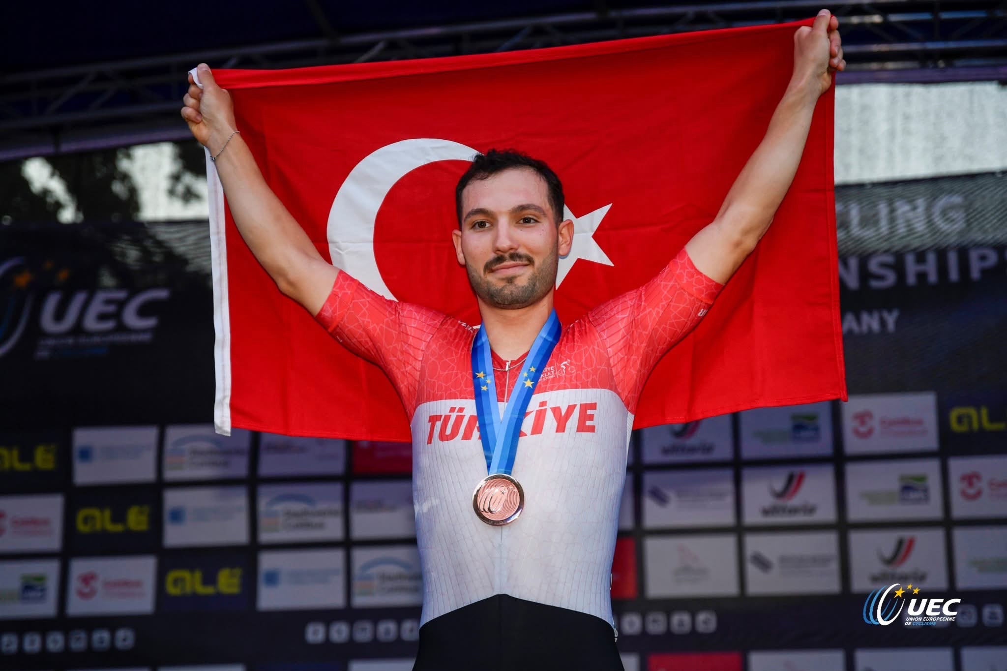 Konya'nın Milli Bisikletçisi Dünya Sıralamasının Zirvesinde