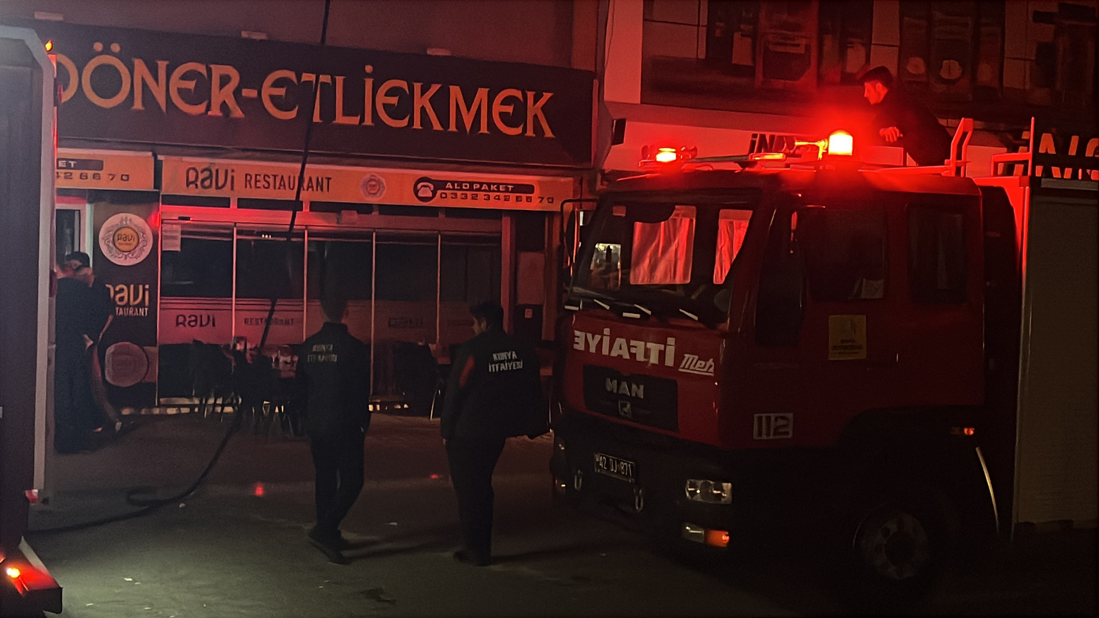Konya'da etli ekmek fırınında yangın çıktı!