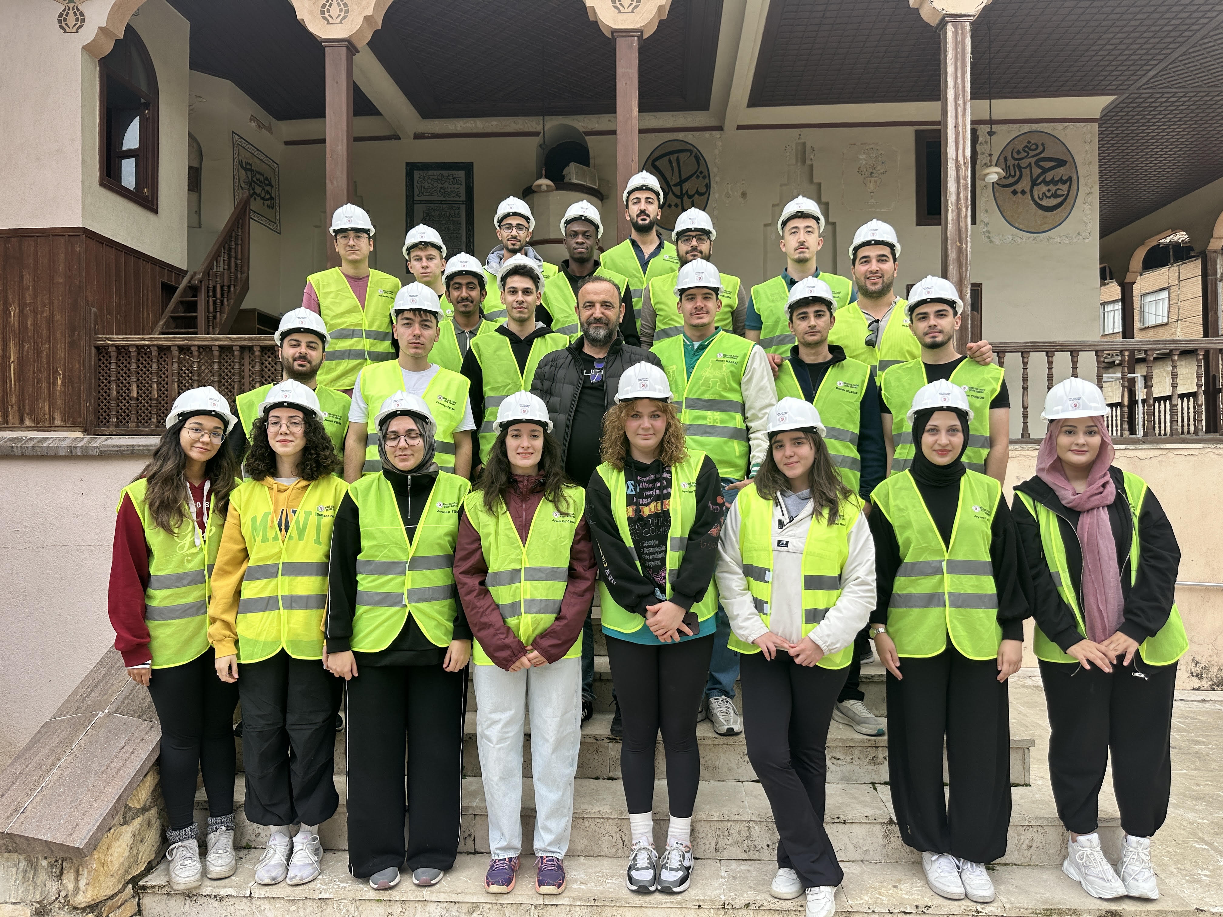 KTÜN Mimarlık öğrencileri tarihi evleri geleceğe taşıyor