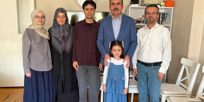 Başkan Altay, “Umre Ödüllü Siyer Yarışması” İle Umreye Giden Yarış Ailesini Ziyaret Etti