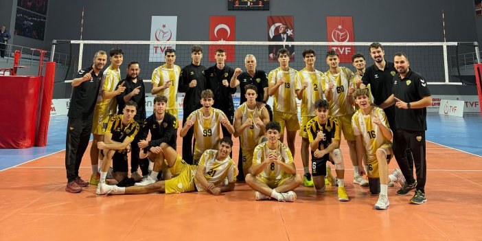 Takımlarımızın Voleybolda ve Basketbolda Zirve Yürüyüşü Sürüyor
