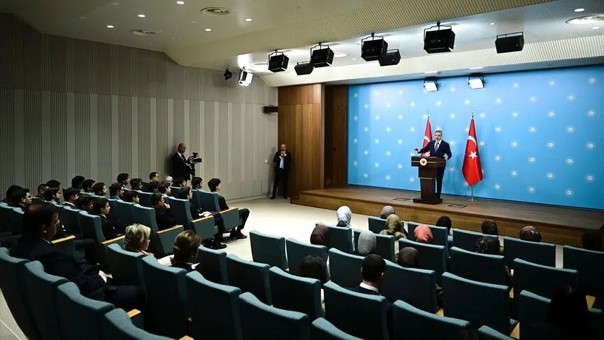 Bakan Fidan, Ankara'da Genç Diplomasi Derneği mensuplarını kabul etti