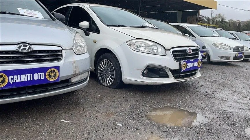 İstanbul merkezli 6 ildeki "change" oto operasyonunda 35 şüpheli yakalandı