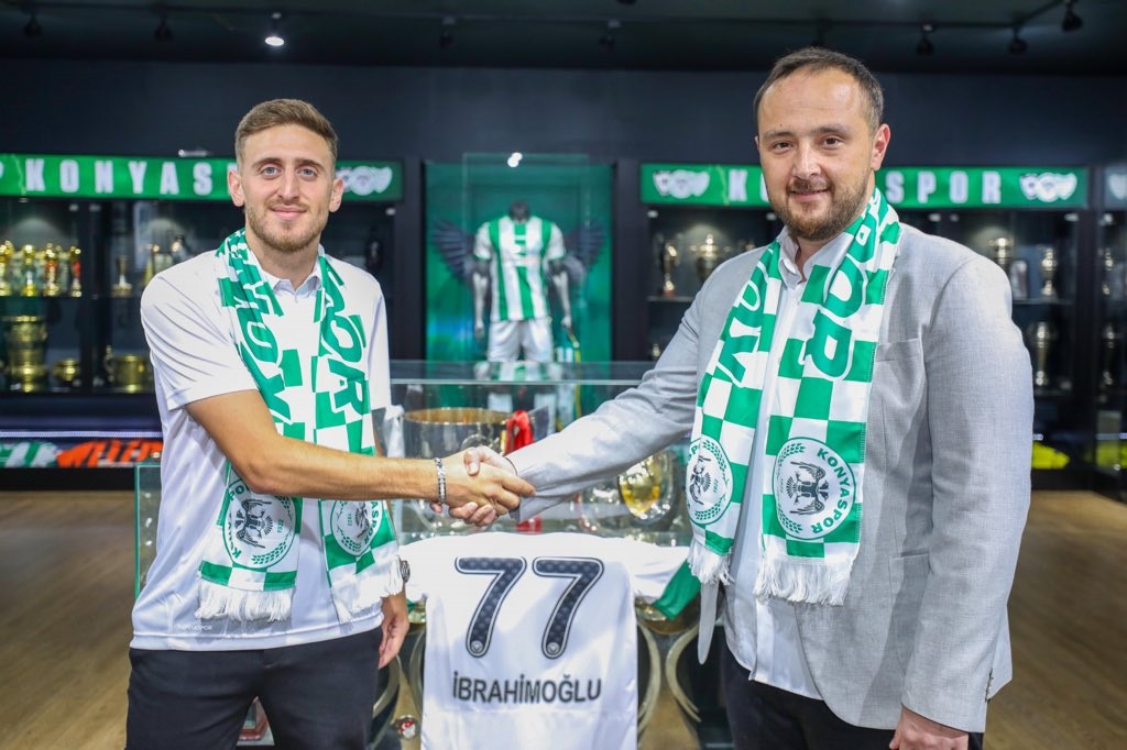 Konyaspor'da beklenen imza geldi! Melih İbrahimoğlu ile 3 yıllık sözleşme imzalandı
