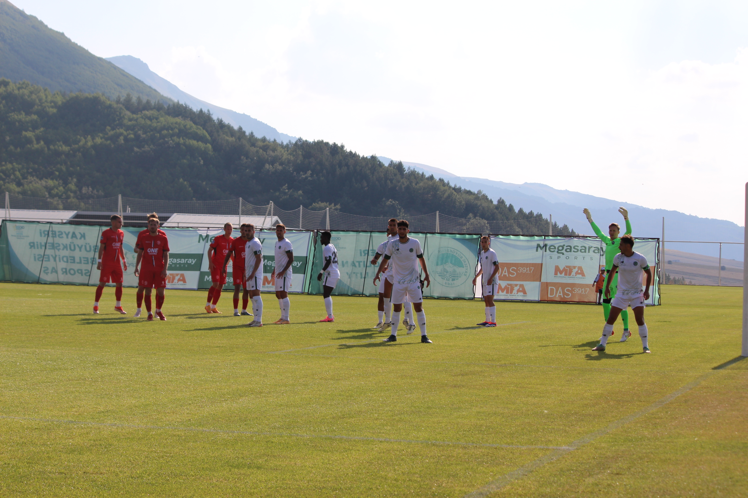 Konyaspor yıldızını buldu! Hazırlık maçında göz doldurdu!