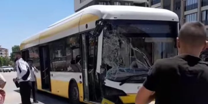 Konya'da faciadan dönüldü! İçinde yolcu bulunan otobüsün camlarına inşaat demiri düştü!