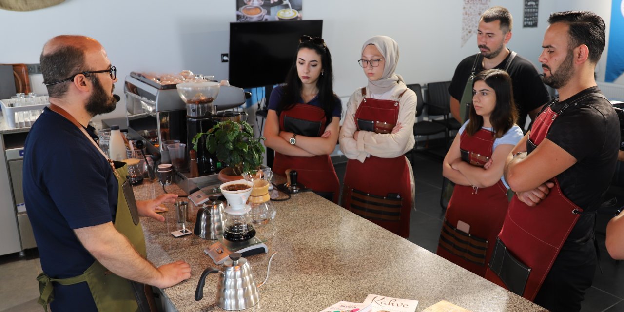 NEÜ'den yüzde 100 iş tavsiyeli eğitim