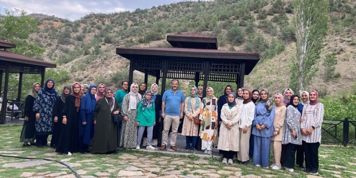 Konya'da 'Üniversite Yaz Akademisi' ilgi görüyor! Piknikte bir araya geldiler