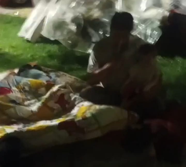 Konya'da evden atılan aile sokakta yaşamaya başladı