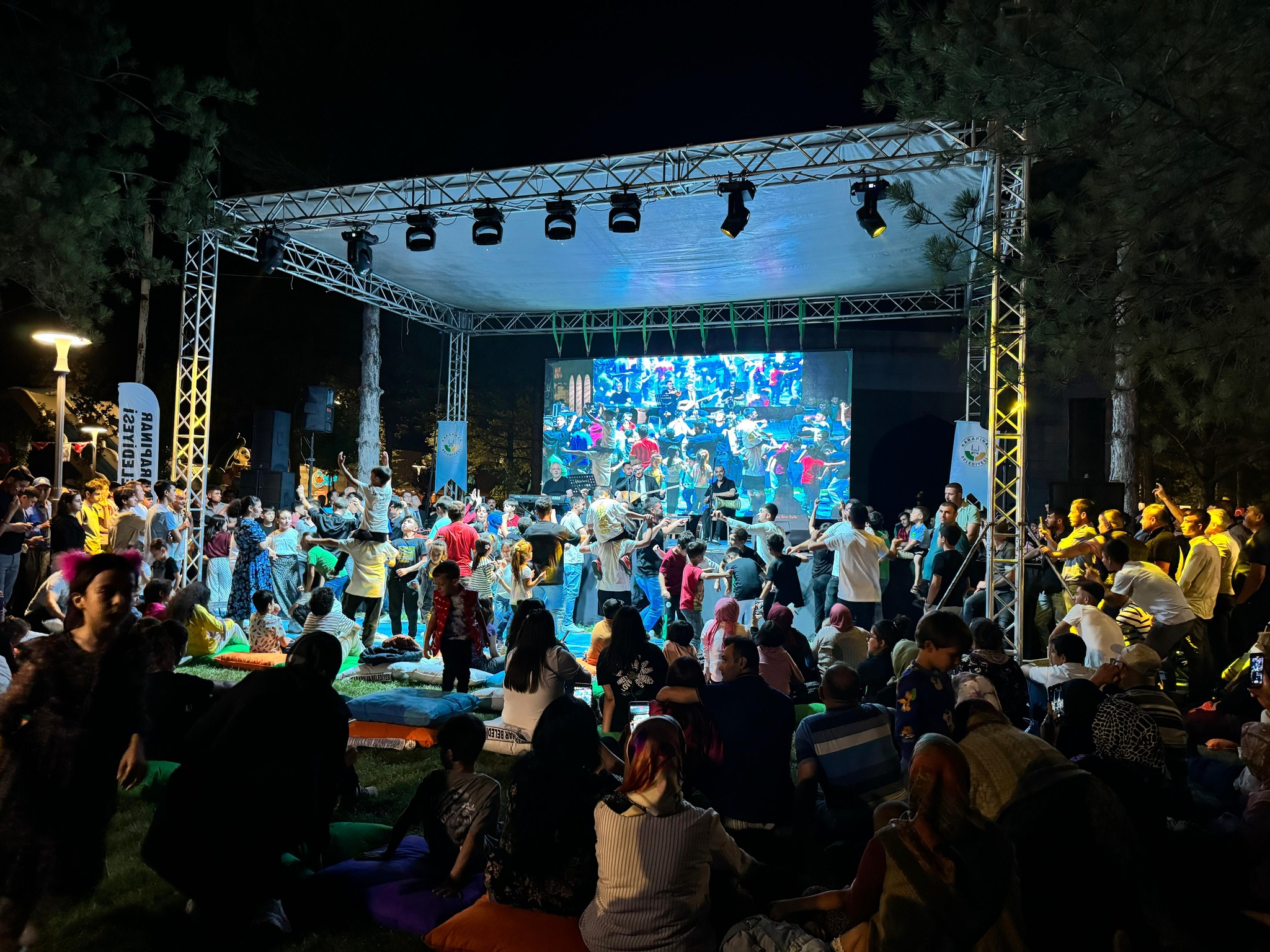 Karapınar Belediyesi'nden coşku dolu etkinlik! İbrahim Yıldız konseri