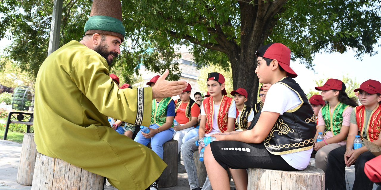 Genç KOMEK öğrencileri 'Şehrin Kalbine Yolculuk' ediyor