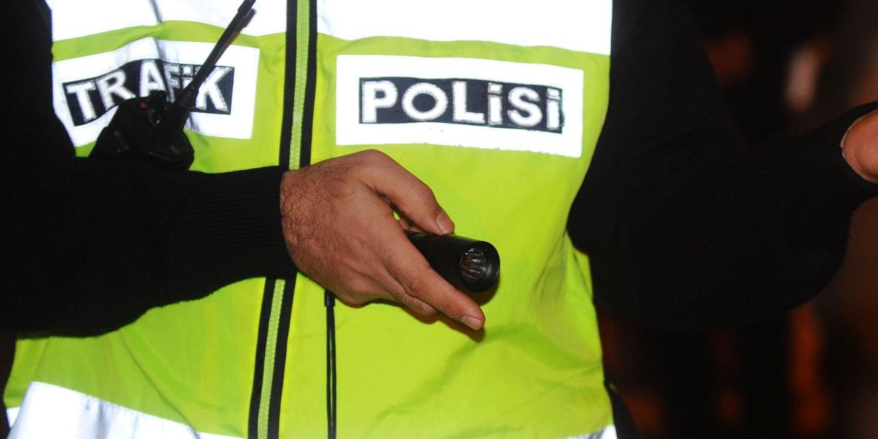 Trafiği tehlikeye düşüren iki sürücüye 43 bin lira ceza