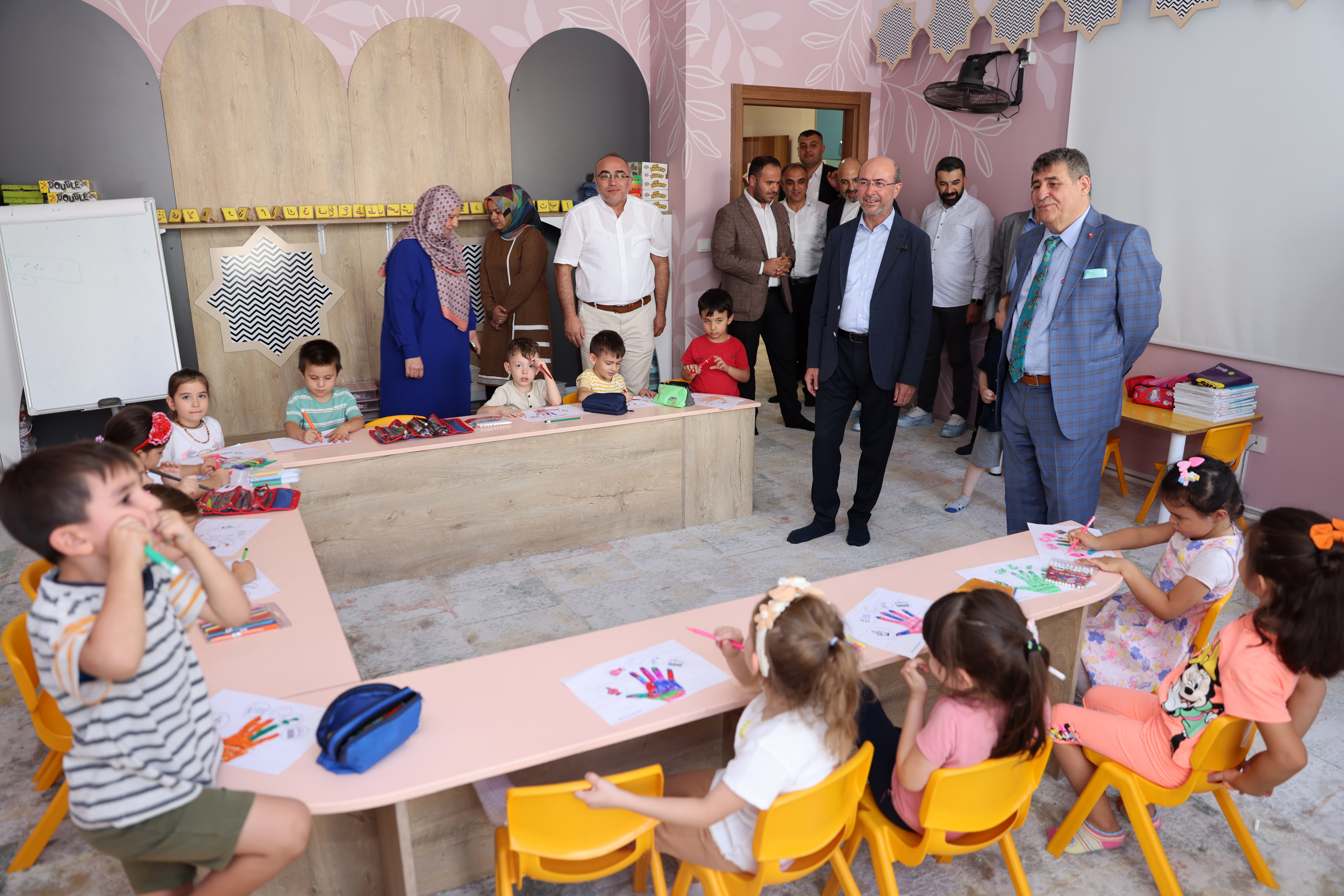 Başkan Pekyatırmacı minik öğrencilerle bir araya geldi