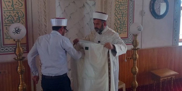 Yeni ilçe müftüsüne sarık ve cübbesini Konya müftüsü giydirdi