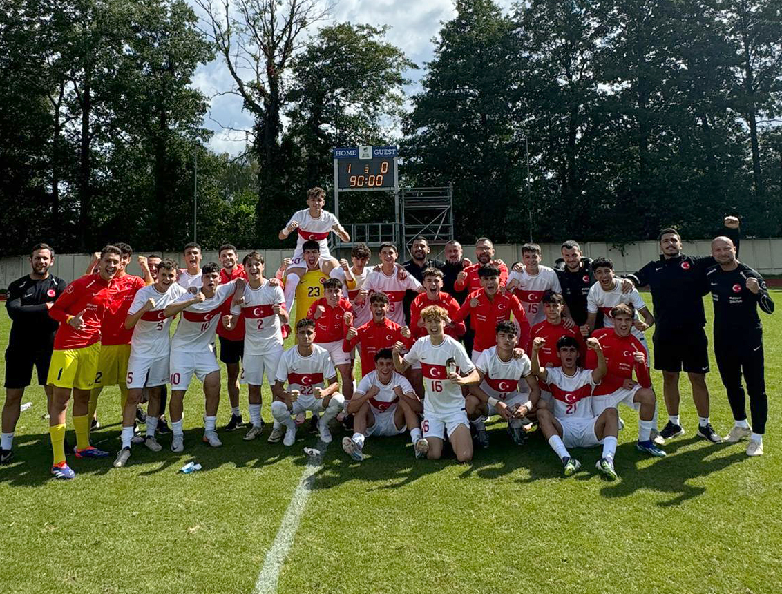 Konyaspor’un yıldız adayı Efe Seçil, adından söz ettirmeye devam ediyor! Milli takımla şampiyon oldu