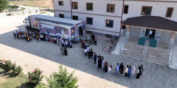 31 ilçede tam 17 bin öğrenciye ulaştı Konya Büyükşehir öğrencileri bilimle tanıştırdı