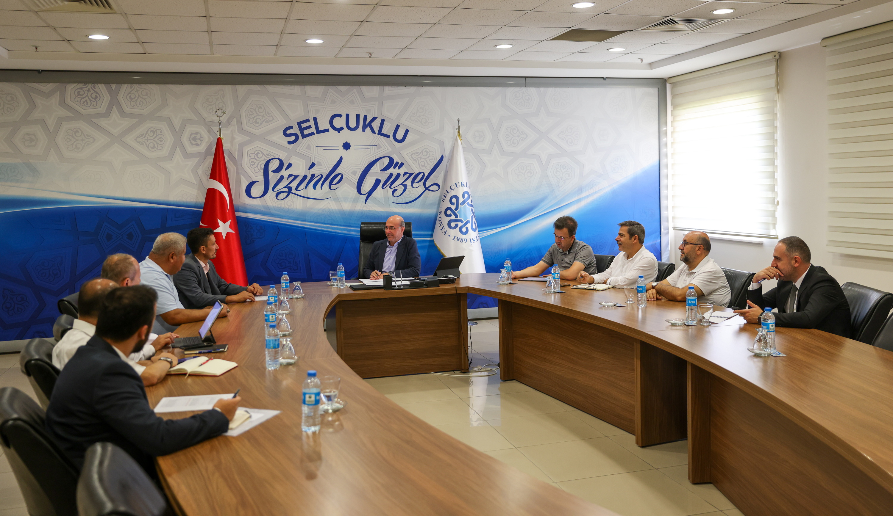 Pekyatırmacı mahalle muhtarlarıyla bir araya geldi